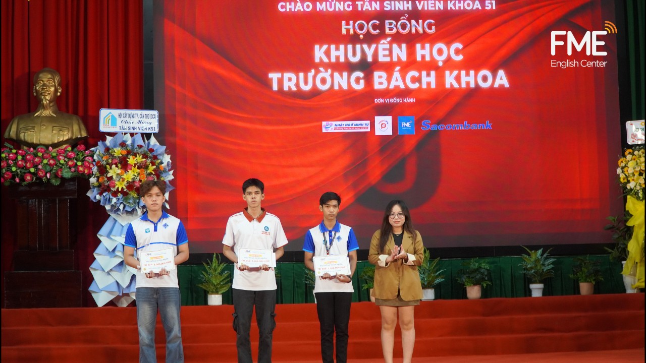 FME English Center trao học bổng khuyến học trị giá 3.200.000 đồng cho tân sinh viên xuất sắc Đại học Cần Thơ năm 2025