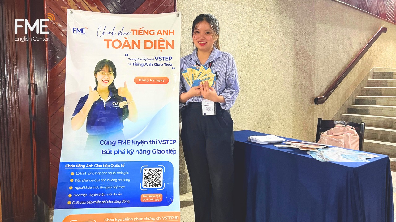 Không khí sôi nổi tại sự kiện chào đón Tân sinh viên K51 của Khoa Khoa học Tự nhiên, với sự đồng hành của FME English Center.